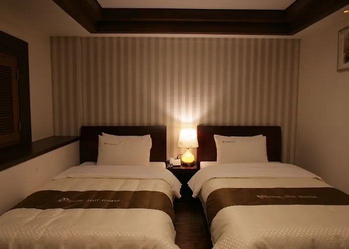 호텔 Hill House Myeongdong 3*