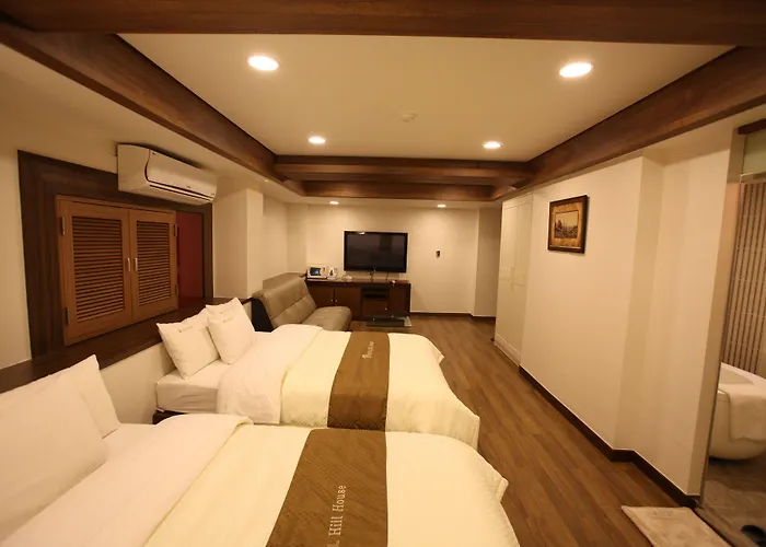 Hill House Myeongdong 호텔