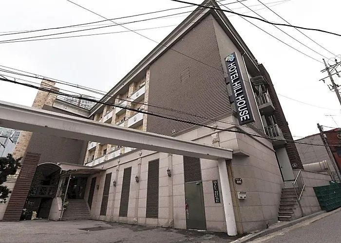 Hill House Myeongdong 호텔 3*