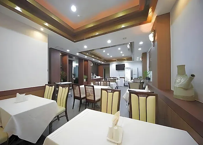 Hill House Myeongdong 3*