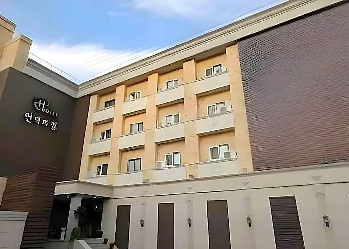 Hill House Myeongdong 호텔 3*