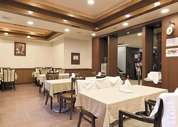 Hill House Myeongdong 3*