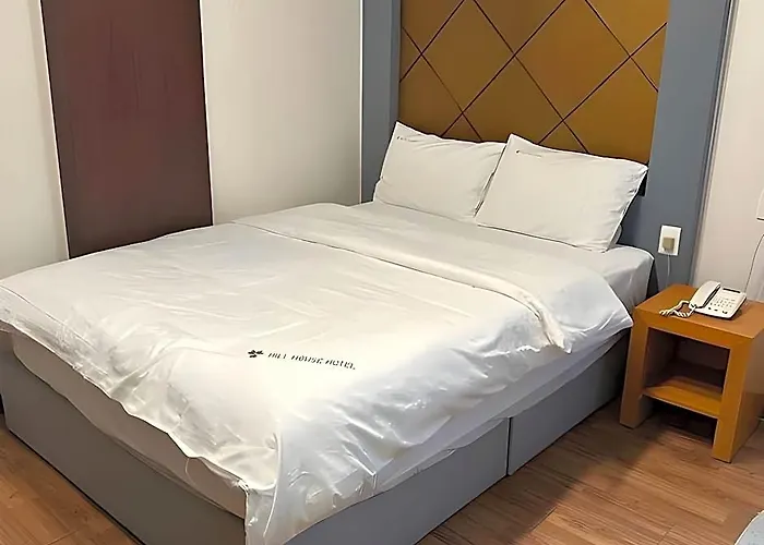 Hill House Myeongdong 호텔 3*